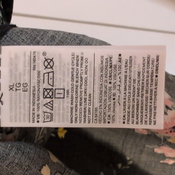 Old Navy Black Sleeveless Floral Dress Top With Back Keyhole NWT - Picture 5 of 6